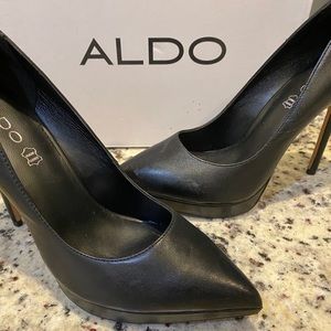 Brand new. Never worn. Aldo heels